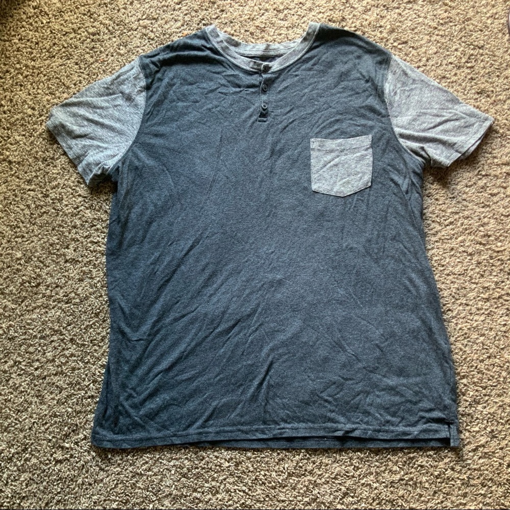 Mossimo Supply CO. Tee shirt